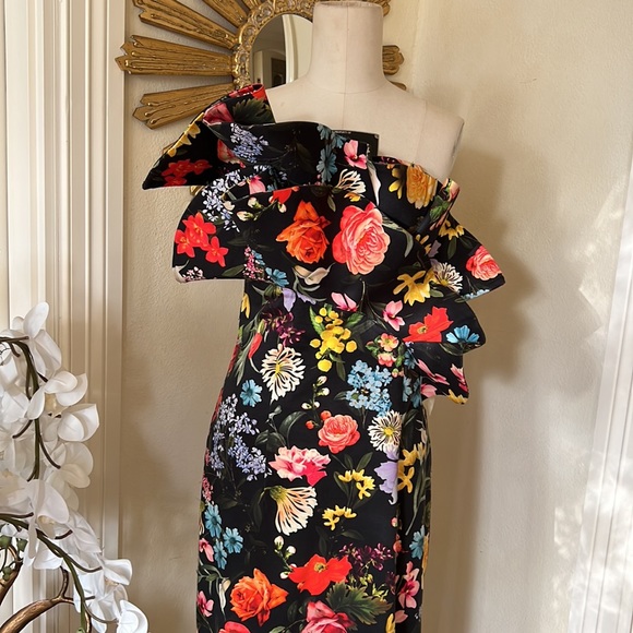 Mestiza NY Evening gown - Picture 2 of 10